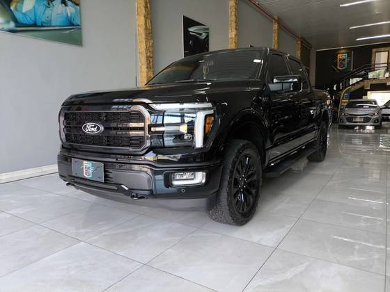 FORD F-150 5.0 V8 GASOLINA CD LARIAT BLACK FX4 AUTOMÁTICO